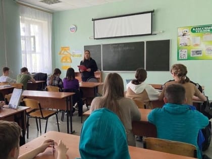 Скороднянские культработники провели  патриотический час «Победа в сердцах поколений»