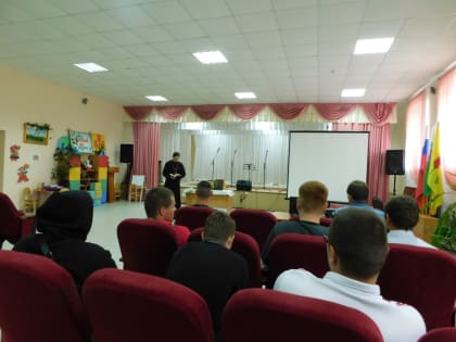 В Голофеевском Доме Культуры прошел очередной православный урок, посвященный святым равноапостольным Кириллу и Мефодию