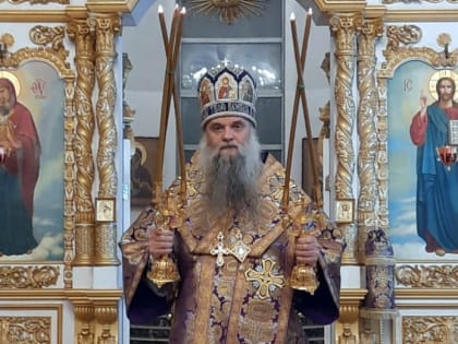 Преосвященнейший епископ Савва совершил всенощное бдение с выносом Креста в Свято-Николаевском кафедральном соборе города Валуйки