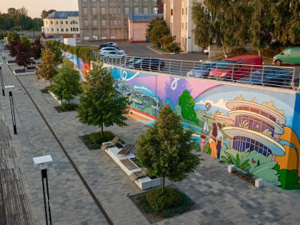 На центральной набережной Старого Оскола появился мурал «Река времени»