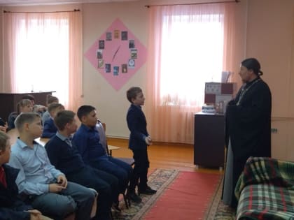 Настоятель Покровского Храма села Иловка посетил мероприятие посвященное Дню славянской письменности и культуры в Иловской модельной библиотеке