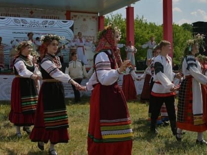 Народные и фольклорные коллективы Чернянского района смогут претендовать на гранты в сфере культуры