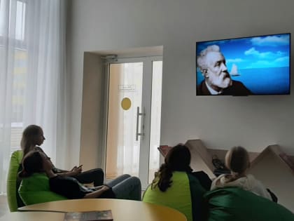 В Разуменской библиотеке №36 состоялся литературный час «Необыкновенное путешествие с Жюлем Верном»