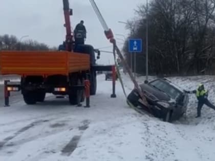 Автомобилистка поблагодарила белгородских госавтоинспекторов за помощь в сложной дорожной ситуации