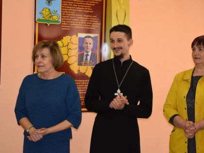 В МБОУ «Новохуторная СОШ» состоялась благотворительная «Вербная ярмарка»