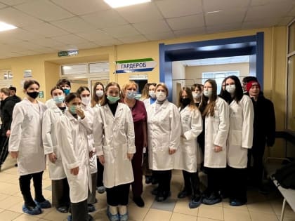 С обучающимися медицинского класса было проведено практическое занятие на базе Алексеевской ЦРБ