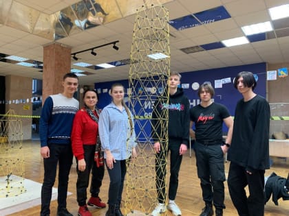 Макаронный строитель