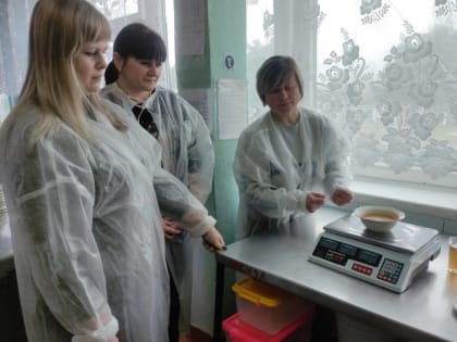 Чернянские партийцы проверили качество школьного питания