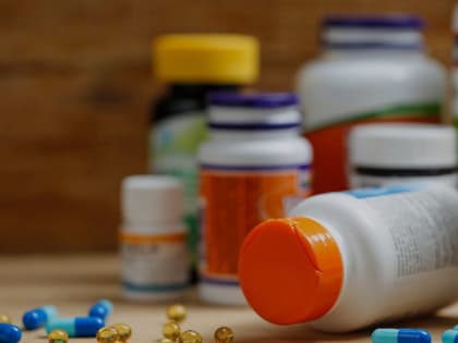 Мурашко сообщил о 80% производимых в РФ жизненно важных препаратах