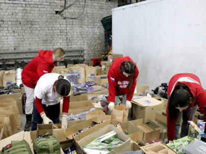 Юрий Клепиков и Алексей Шапошников пообщались с волонтёрами Народного фронта – участниками проекта «Всё для Победы»