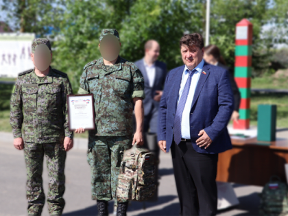 Спикер облдумы Юрий Клепиков поздравил защитников рубежей с Днём пограничника