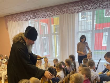 Благочинный Алексеевского округа посетил детский сад №2 города Алексеевка