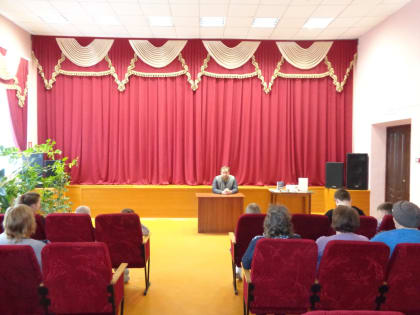 В Колтуновском доме культуры состоялась встреча священника с жителями села