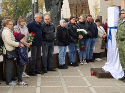 В истории Отечества навеки: в Шебекино открыли три памятные плиты землякам, погибшим в ходе СВО