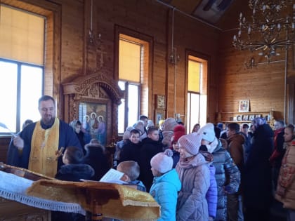 Настоятель Свято-Никольского храма села Сорокино провел встречу с учениками и учителями местной школы
