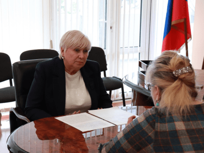 Депутаты Белгородской областной Думы провели приёмы граждан