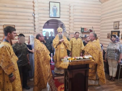 В праздник Крещения Руси епископ Савва совершил Божественную Литургию в храме святого равноапостольного князя Владимира при воинской части в селе Солоти