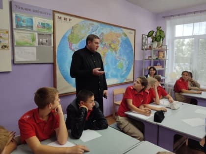 Клирик храма Рождества Христова села Горки диакон Александр Иванов принял участие в кинопоказе научно-популярного фильма общественной организации «Общее дело»