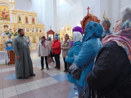 Экскурсии для граждан старшего поколения «К соседям в гости!» в Покровском соборе города Бирюч