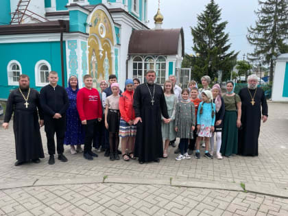Воспитанники воскресной школы Никольского храма города Валуйки совершили паломническую поездку