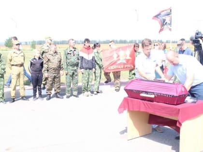 Сегодня, в день освобождения города Харьков, сотрудники музея приняли участие в передаче воина Великой Отечественной войны для дальнейшего перезахоронения бойца Красной армии на Ро