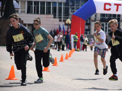 Более 200 спортсменов приняли участие в эстафете, посвящённой 78-й годовщине Победы в Великой Отечественной войне