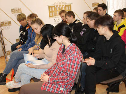 Встреча председателя Чернянской территориальной избирательной комиссии Белановой И. А. со студентами агромеханического техникума