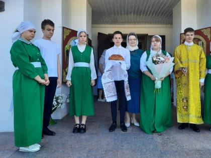 Епископ Валуйский и Алексеевский Савва совершил Божественную Литургию в Свято-Троицком кафедральном соборе города Алексеевка
