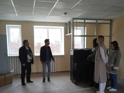 «Партийный десант» контролирует ход ремонта детского сада в Алексеевском горокруге