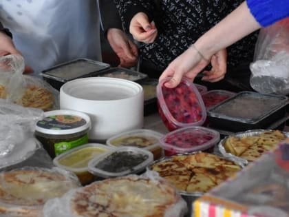 Белгородские партийцы передали в военный госпиталь гуманитарную помощь