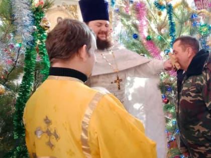 Рождественское богослужение в храме святого апостола Андрея Первозванного села Айдар посетили казаки