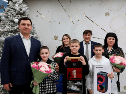 Депутаты областной Думы приняли участие в «Ёлке желаний»