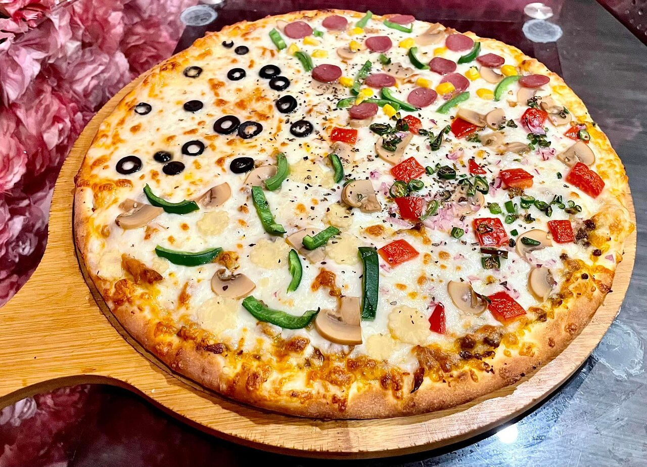 Lore Special Pizza M