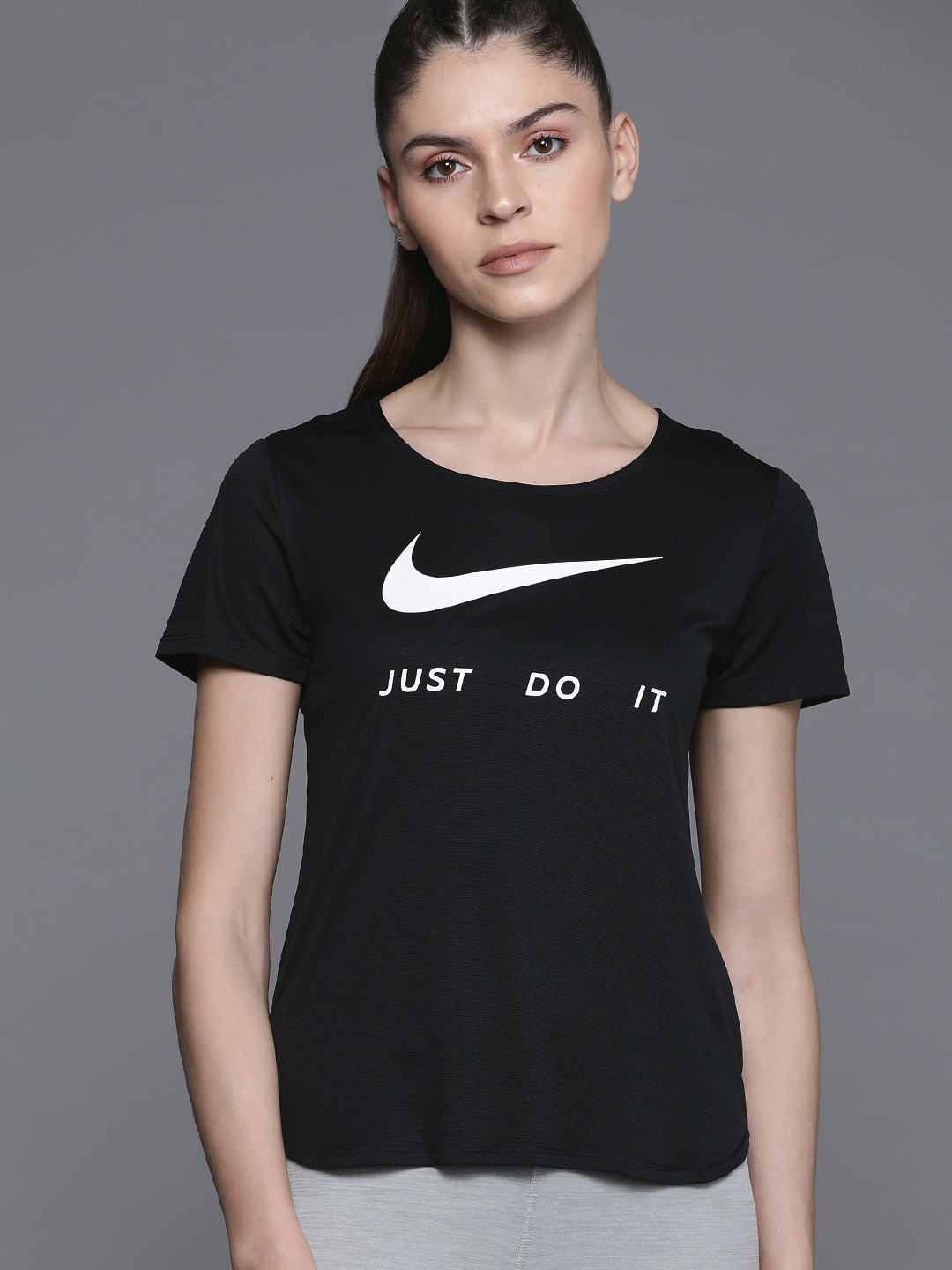 Nike Women Black & White Printed Running T-Shirt Price in India