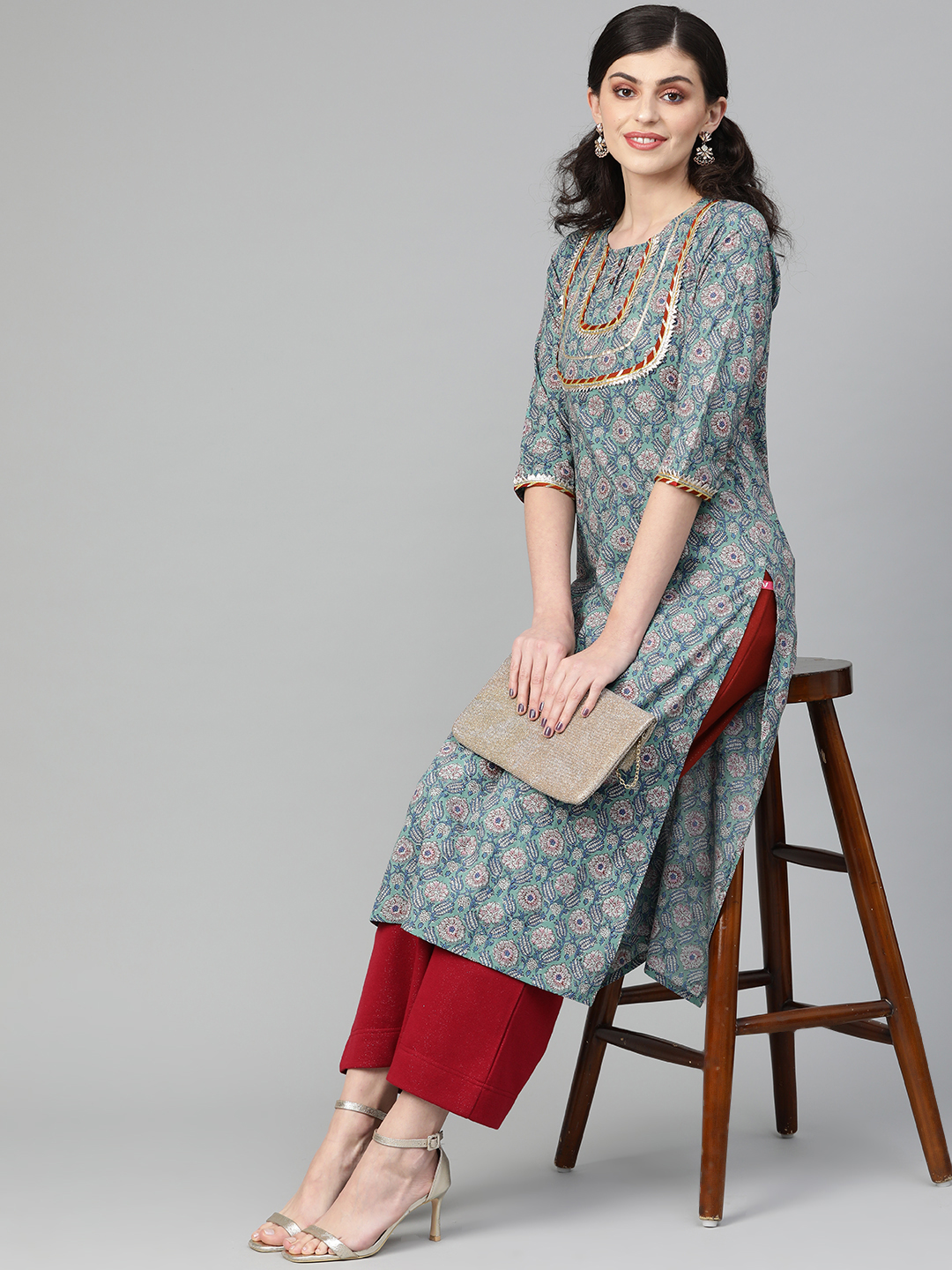 Varanga Women Green & Blue Printed Straight Kurta Price in India