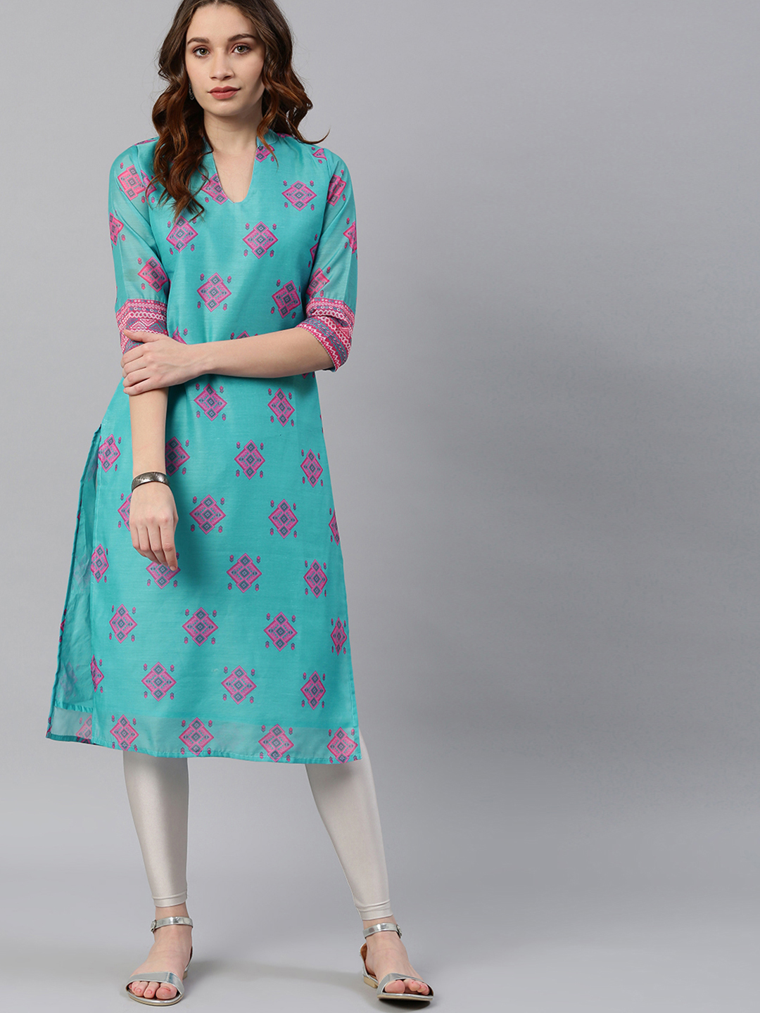 breya Women Blue & Pink Printed Straight Kurta Price in India