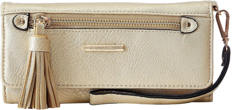 Casual Gold  Clutch Price in India