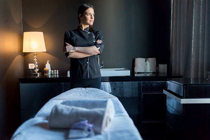 How to Become a Professional Massage Therapist: Complete Beginner’s Guide