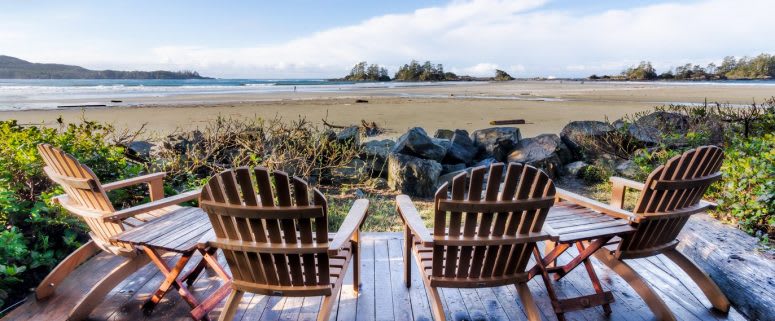 Pros and Cons of Staying in Ucluelet vs. Tofino