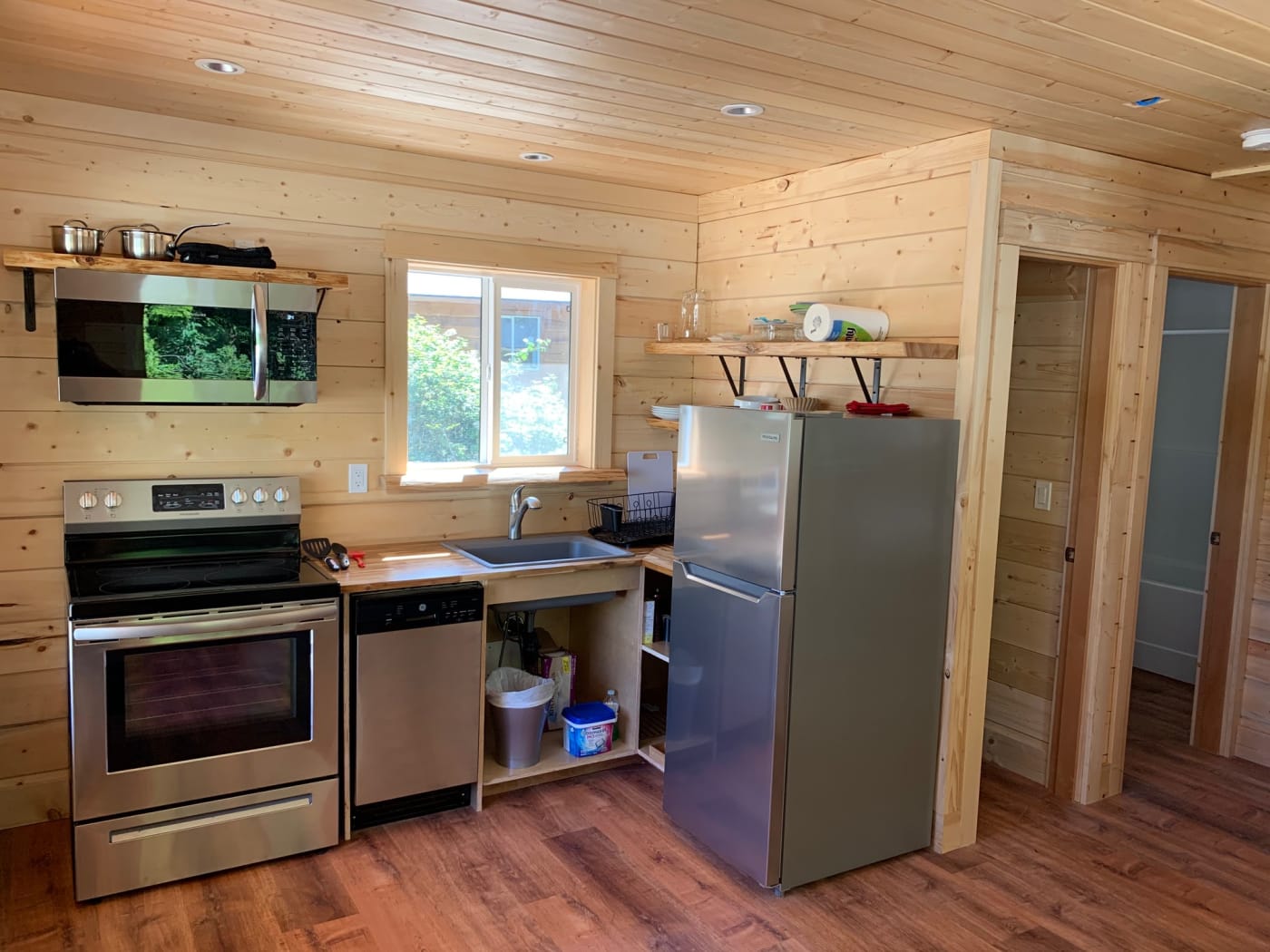 Pine Cabin photo 11