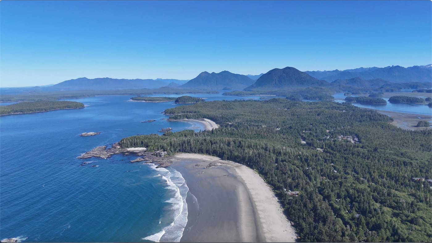 Tofino, a fishing village at the edge of the country photo 8
