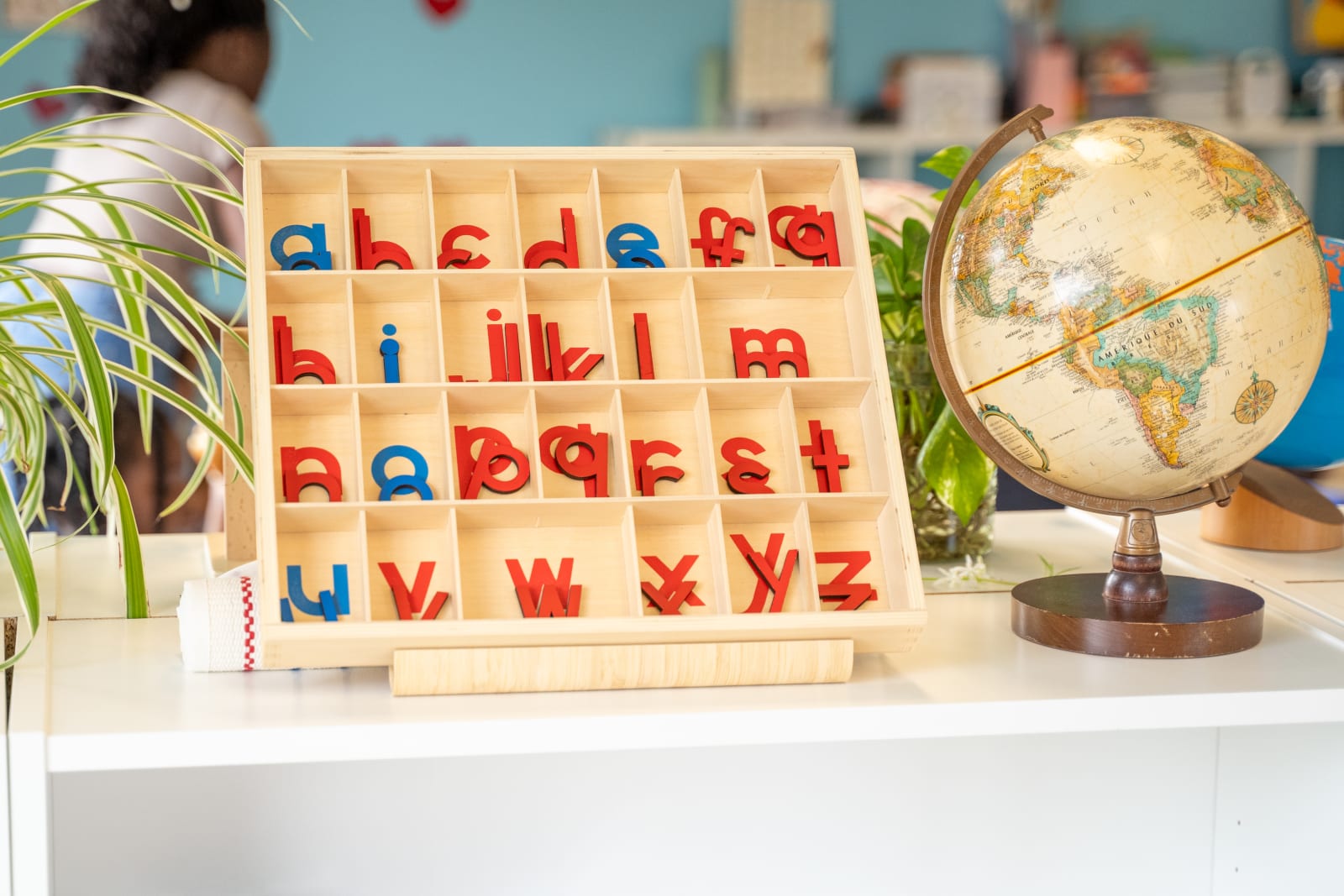 Moveable alphabet and geography — Garderie Ami Câlin