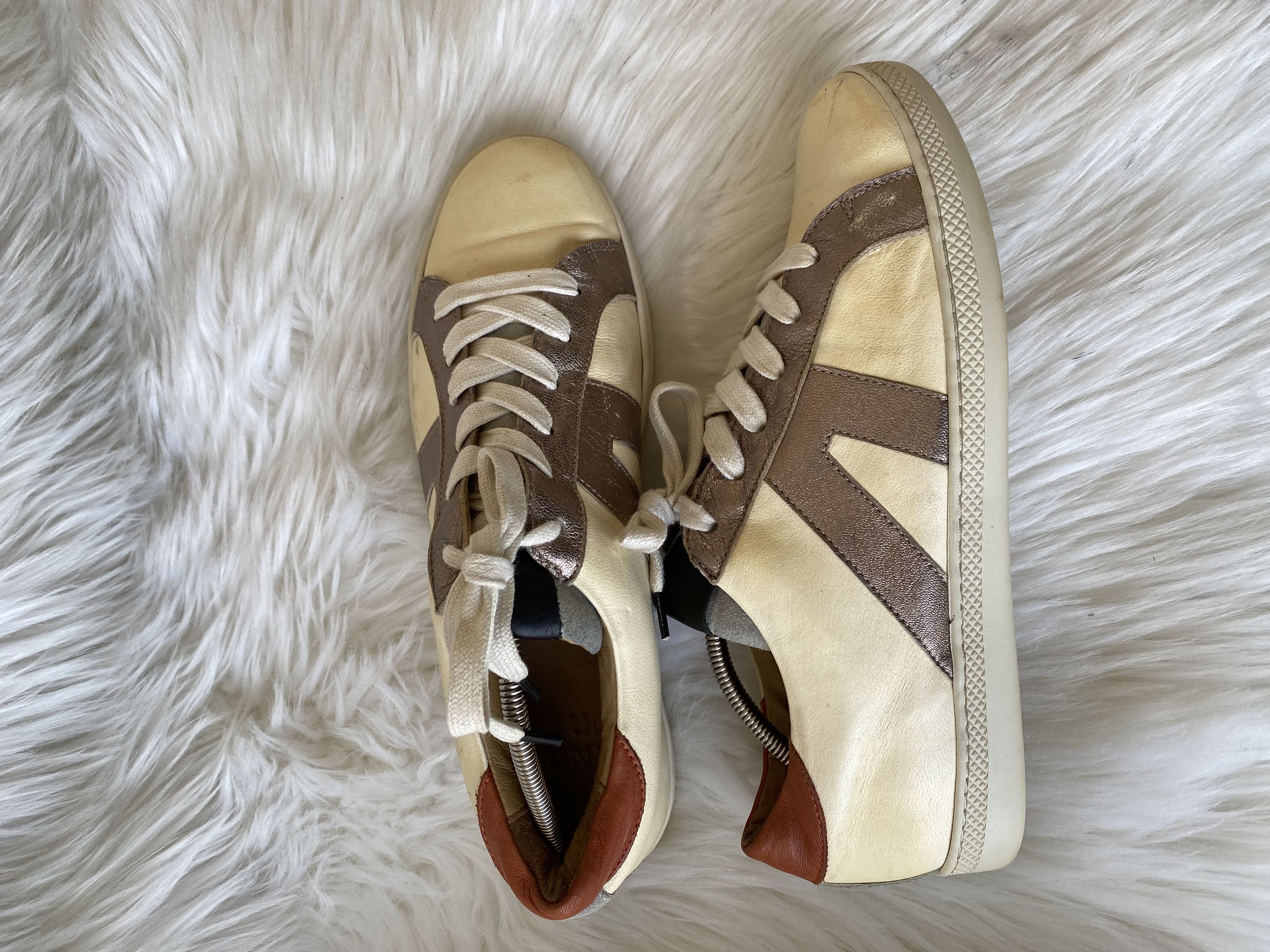 Leather sneakers