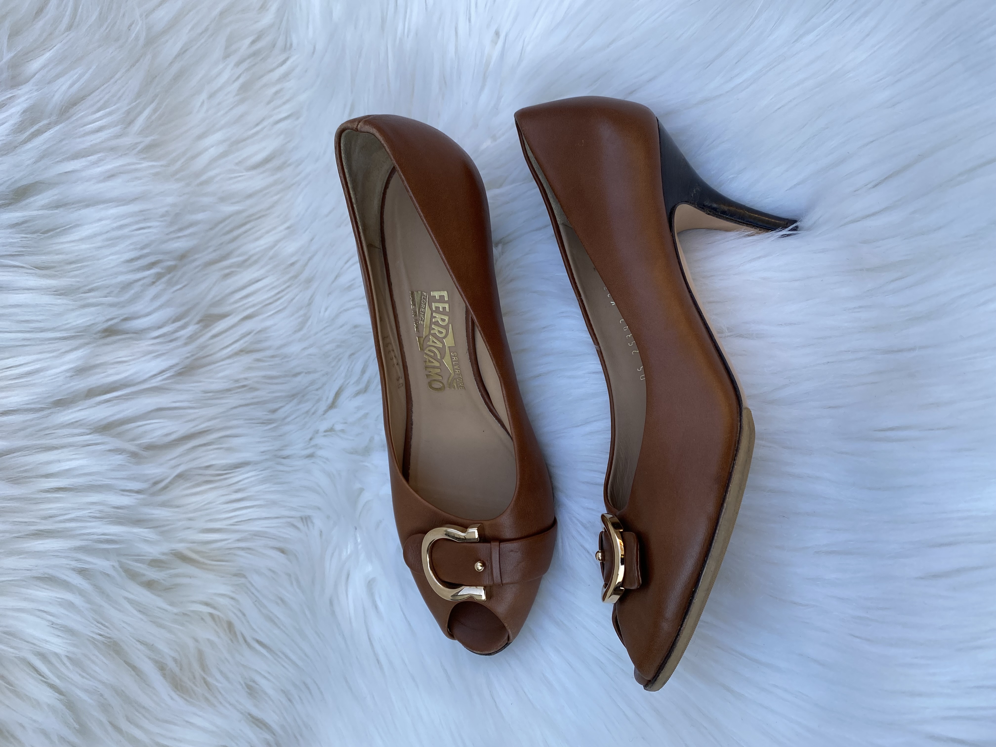 Ferragamo heel shoes