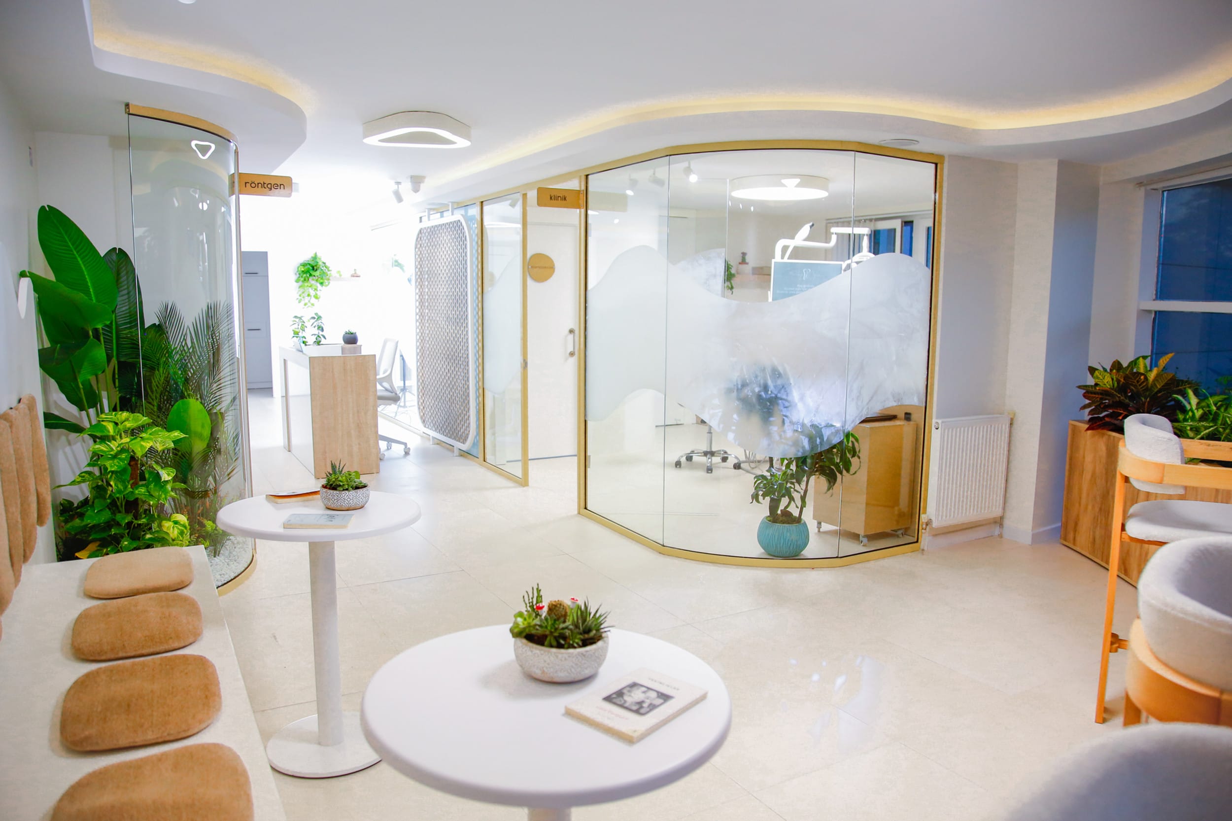 Ankara Tunalı Diş Hekimi Pakize Ceyran Gençer interior