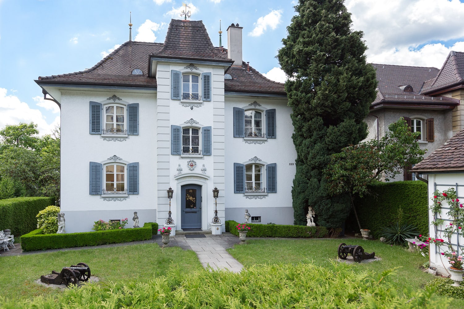 Dr. Schweizer interior