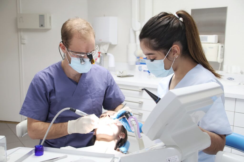 Cabinet dentaire des Drs Haerri Alain et Johan gallery image 5