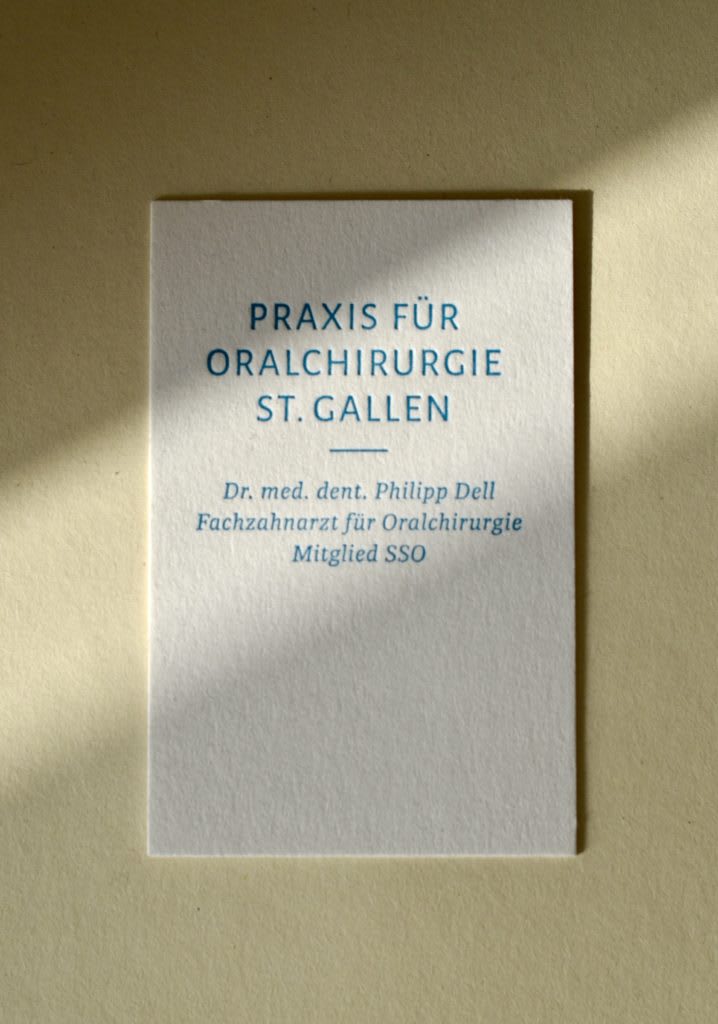 Dr. med. dent. Philipp Dell, Fachzahnarzt für Oralchirurgie interior