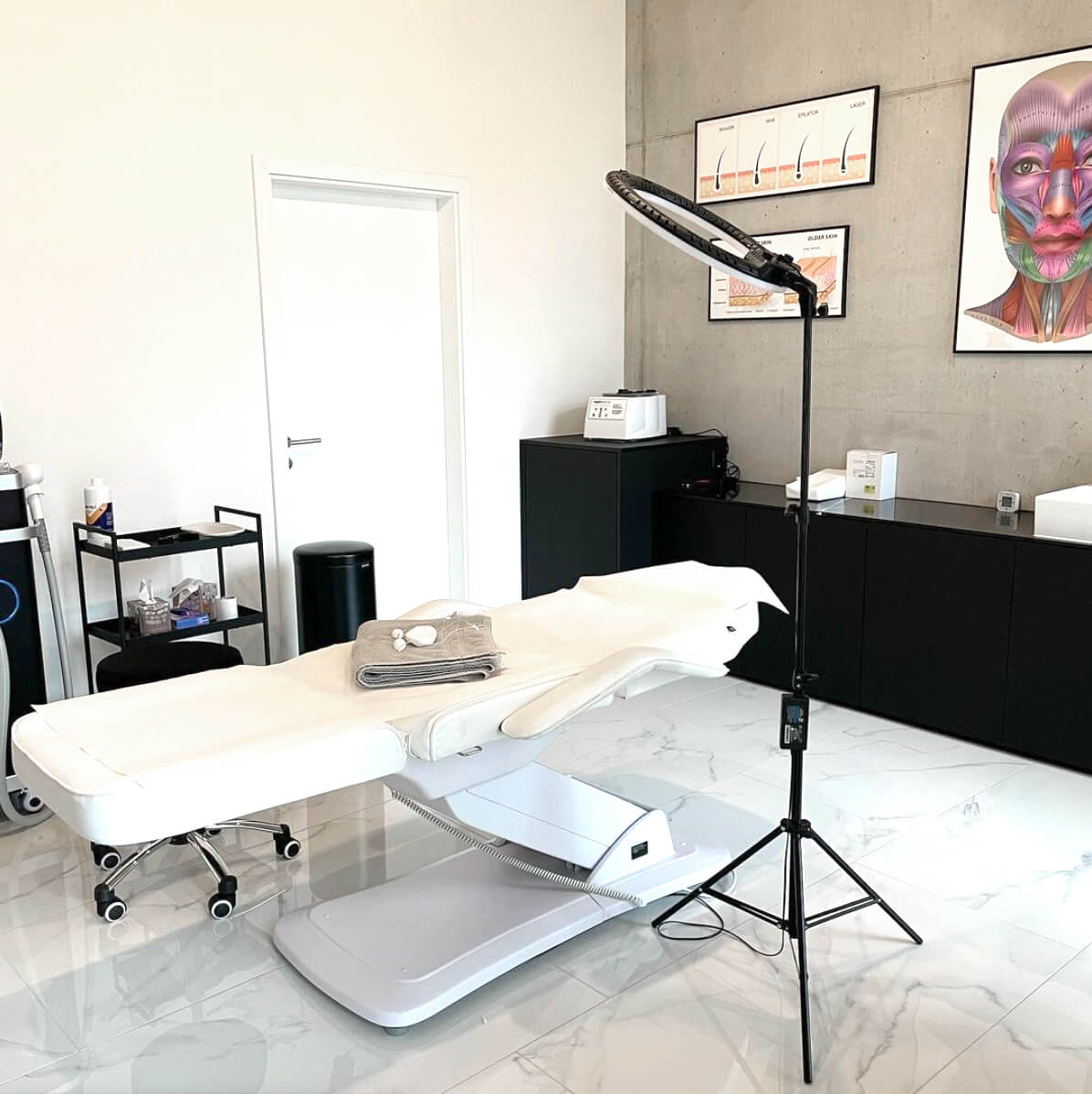 hairbooster - Haarklinik für Haartransplantation | PRP | Mesotherapie gallery image 5