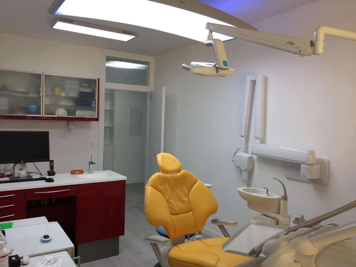 DENTISTE LAUSANNE | CABINET DENTAIRE | URGENCES DENTAIRES gallery image 7